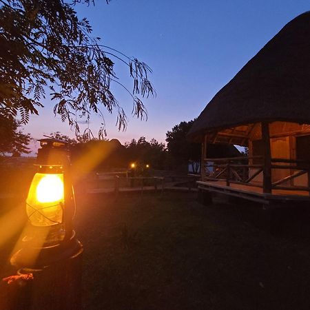 Songbird Safari Lodge & Campsite Katunguru エクステリア 写真