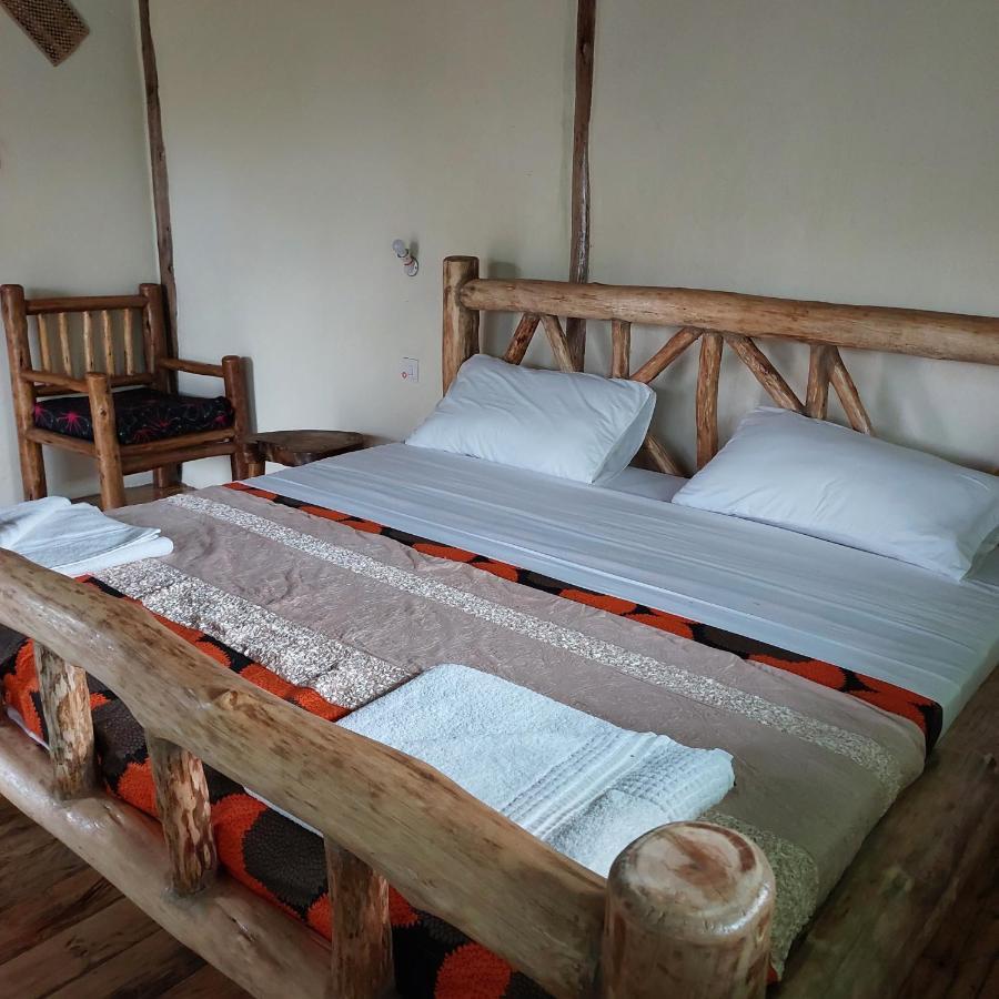 Songbird Safari Lodge & Campsite Katunguru エクステリア 写真