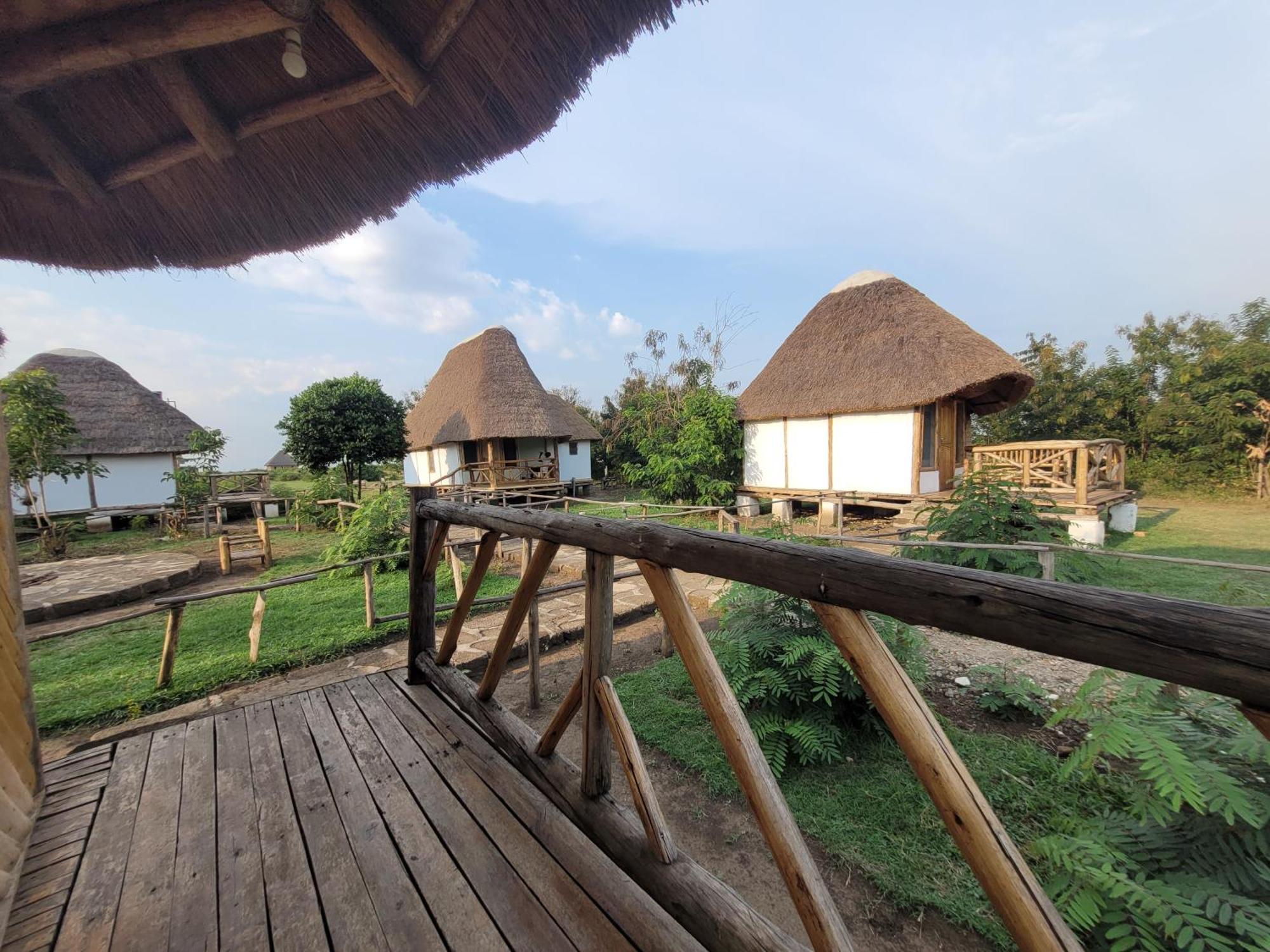 Songbird Safari Lodge & Campsite Katunguru エクステリア 写真
