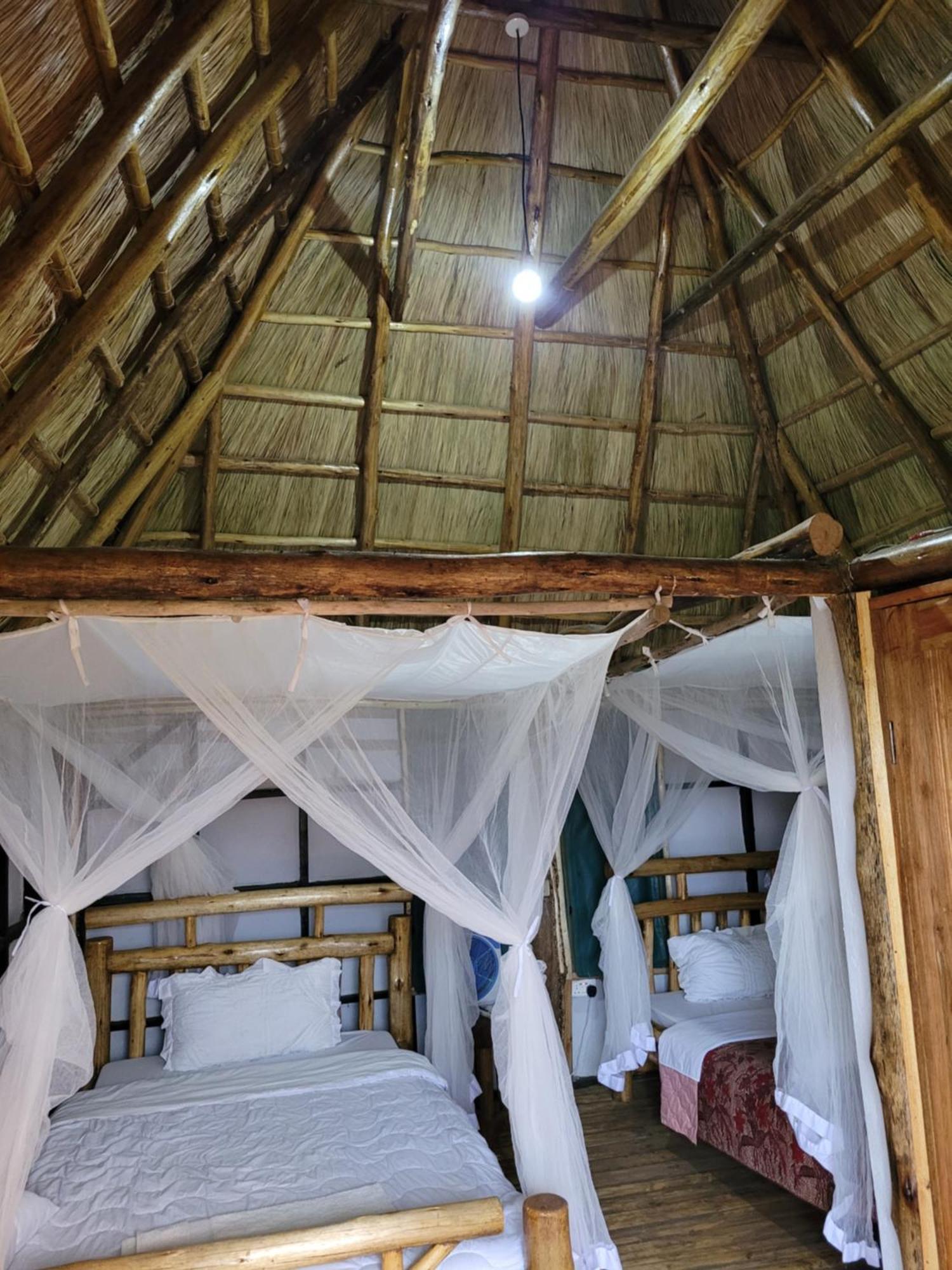 Songbird Safari Lodge & Campsite Katunguru エクステリア 写真